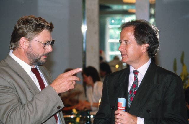 Hanseatic Buffet at NDR Uwe Friedrichsen left and Max Schautzer at the Hanseatic Buffet, a PR event of NDR in Hamburg, Germany 1989 , Hamburg Hamburg Germany Copyright: FrankxHempel Nur redaktionelle Nutzung. Editorial usage only. UnitedArchives31857035_10 EDITORIAL USE ONLY