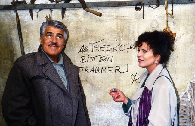 Tresko Amigo Affäre Tresko Amigo Affäre, television film, Germany 1996, directed by Hajo Gies, stars Mario Adorf, Gudrun Landgrebe, Germany Copyright: FrankxHempel Nur redaktionelle Nuztung. Editorial usage only. UnitedArchivesTT_590196 EDITORIAL USE ONLY
