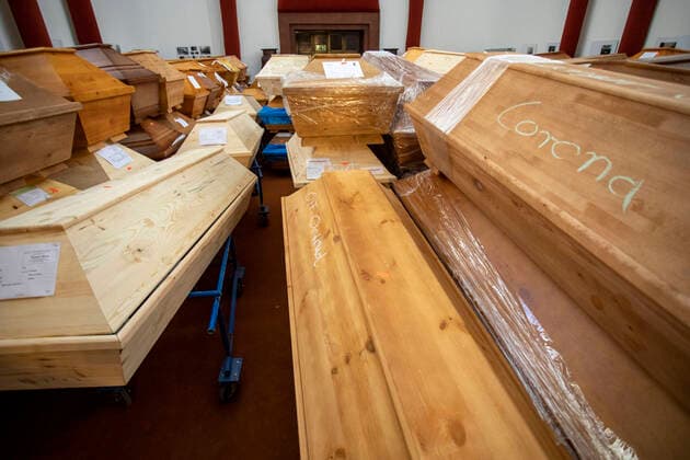 Germany, Saxony, Städtisches Bestattungswesen Meißen GmbH, crematorium, coffins piled up by Corona in the festival hall, 14 01 2021