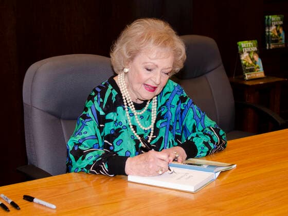 December 10, 2012, Los Angeles, California, USA: Actress Betty White signs copies of her book Betty & Friends: My Life At The Zoo at Barnes & Noble bookstore at The Grove. Los Angeles USA - ZUMAb173 20121210_zap_b173_003 Copyright: xBillyxBennightx