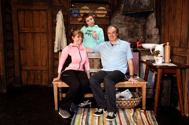 Christina Kern, Fanny Kern and Andreas Kern streaming to the digital performance of the comedy Passwort zum Herzen by Tegernseer Volkstheater at Kleines Theater Haar, 23 01 2021 Foto:xS.xAdamx xFuturexImage
