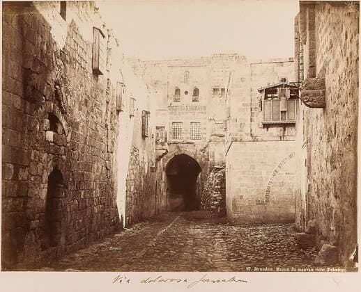 FÃ lix Bonfils, Jerusalem. Maison du mauvais riche (Palestine), albumin paper, black and white positive process, image size: height: 17.60 cm; width: 23.20 cm, inscribed: inscribed left lower margin of the image: Bonfils; inscribed right lower margin of the image: 97 JÃ rusalem. Maison du mauvais riche (Palestine); handwritten under the picture: Via dolorosa Jerusalem; in lead lower left corner of the picture carrier: 276 ; in lead upper left corner: 63, travel photography, hist. Building, place, street, streets and squares Copyright Artokoloro LCMH201205_02637