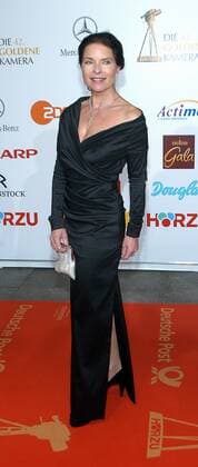 Eventpress Mathias Krohn Copyright IMAGO Mathias Krohn Date 01 02 2007 Topic 42 Golden Camera Award Ceremony at Axel Springer Publishing House in Berlin With Gudrun Landgrebe Dress black Satin gathered Copyright: xEventpress MathiasxKrohnx