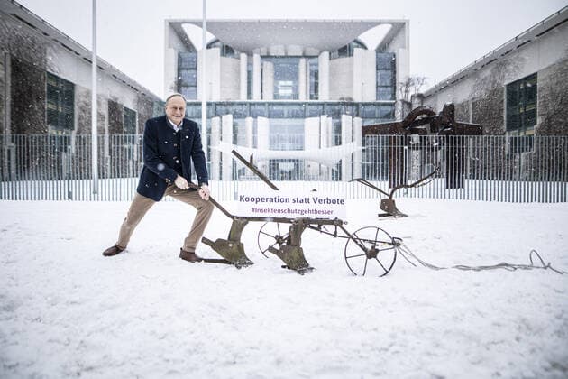 Joachim Rukwied, President of the German Farmers Association DBV , photographed at a protest against the insect protection law in front of the Federal Chancellery in Berlin, 10 02 2021 Berlin Germany Copyright: xFlorianxGaertner photothek.dex