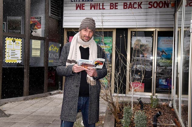 Arnd Schimkat at an exclusive photo shooting in front of the City Kino Munich, 10 02 2021 Foto:xS.xAdamx xFuturexImage