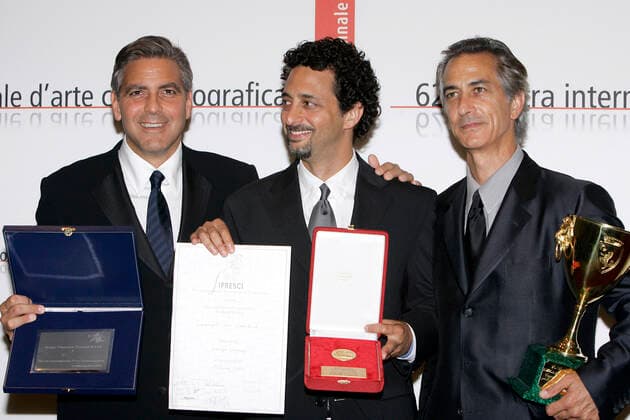 George Clooney and Grant Heslov with the Osella Award for Best Screenplay for Good Night, and Good Luck and David Strathairn with the Coppa Volpi for Best Actor in Good Night, and Good Luck at the Photocall with the winners of the Biennale di Venezia 2005 62 Venice International Film Festival at the Palazzo del Casino Venice, 10 09 2005 Foto:xD.xBedrosianx xFuturexImage