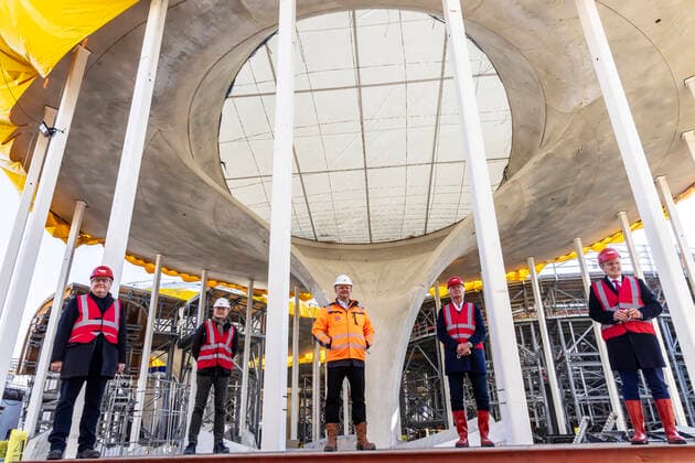 14 of 28 cup supports are concreted From left Peter PÄTZOLD Mayor, Department of Urban Development , Harald SUPPER Member of the Board of Directors of the Züblin construction group , Olaf DRESCHER, Chairman of the Management Board of DB Projekt Stuttgart Ulm GmbH, Christoph INGENHOVEN Station Architect