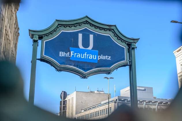 On the occasion of Women s Day, the name of the Hermannstraße underground station in Berlin Neukölln was pasted over with FrauFrau snapshot photography B Niehaus