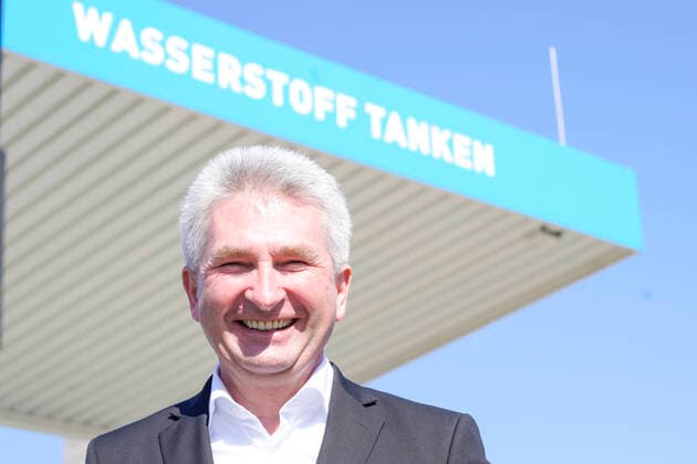 Energy and Economics Minister of NRW visits hydrogen sites in North Rhine Westphalia News, 31 3 2021, Herten, Prof Dr Andreas Pinkwart Energy and Economics Minister of North Rhine Westphalia in portrait at the hydrogen filling station during his visit to the H2Herten user centre in Herten NRW during his hydrogen tour of North Rhine Westphalia H