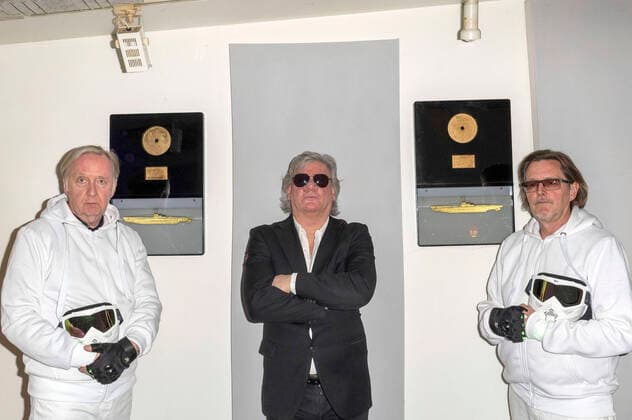 Claude Oliver Rudolph with Hayo Lewerentz and Ingo Hauss of U96 at the photo session for the fantasy musical Jules Verne, 20 000 leagues under the sea in the recording studio of U96 Hamburg, 21 04 2021 Foto:xM.xWehnertx xFuturexImage