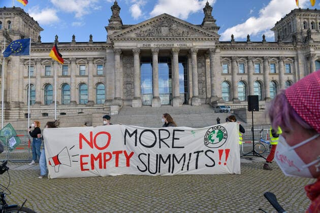 Berlin, Germany 23 April 2021 A fridays for future cycling rally was held in the capital Berlin this Friday Closing rally on the Platz der Republik in front of the Reichstag Berlin Copyright: xFotostandx xReuhlx