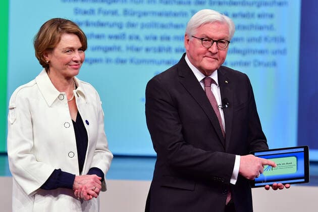 Activation of the portal STARK im AMT Elke Büdenbender, Frank Walter Steinmeier, SPD, Federal President and patron of the event Activation of the portal STARK im AMT at the BCC Berlin in Berlin on 29 04 2021 Photopress Mueller
