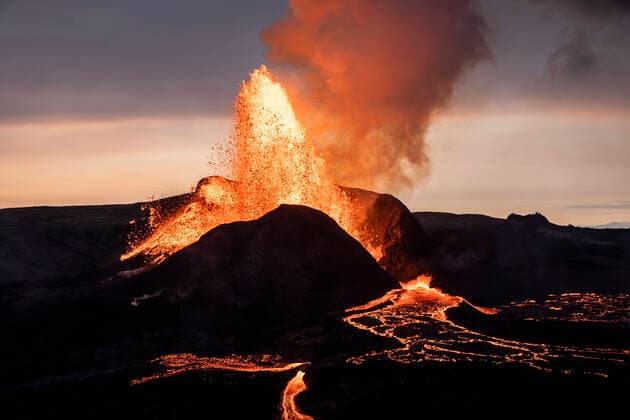 Volcanic eruption in Fagradalsfjall in Iceland photographed on the evening of 18 May 2021 The volcano spread on 19 March 2021 and has been active ever since, Denmark  Copyright: OlafurxSteinarxRyexGestsson OlafurxSteinarxGestssonx cop301 spdk20210519-121341-L