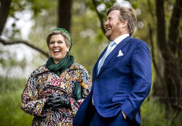 BERGEN King Willem Alexander and Queen Maxima walk through De Maasduinen National Park during a regional visit to North Limburg The royal couple will receive an explanation about the history of De Maasduinen nature reserve ANP ROYAL IMAGES REMKO DE WAAL  Copyright: xHollandsexHoogtex xxANPx x431871441x