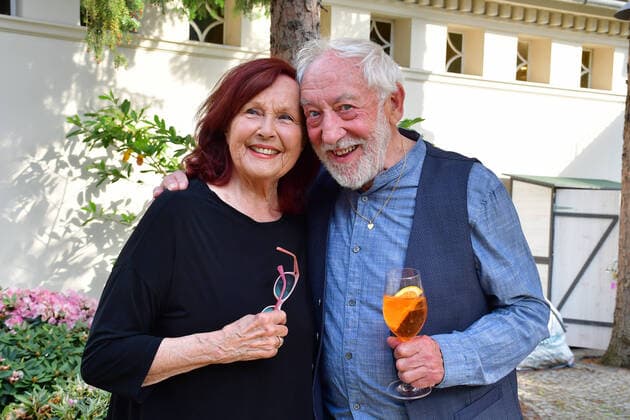 SchlossPark Theater Premiere WINTERROSE Brigitte Grothum, Dieter Hallervorden Arrival to SchlossParkTheater Premiere WINTERROSE at Corona times in Berlin on 06 06 2021 Photopress Mueller