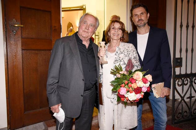 Michael Verhoeven, Senta Berger and Simon Verhoeven at the 20 German Film Peace Award ceremony Die Brücke at Cuvillies Theater Munich, 22 06 2021 Foto:xS.xAdamx xFuturexImage