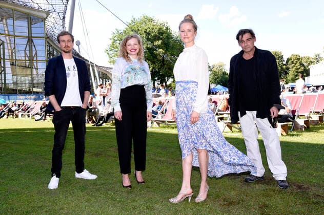 Jan Krauter, Luisa Celine Gaffron, Susanne Bormann and Martin Feifel at the premiere of the TV movie 3 1 2 hours at the 38 Filmfest München at the Open Air Kino am Olympiasee Munich, 02 07 2021 Foto:xS.xAdamx xFuturexImage