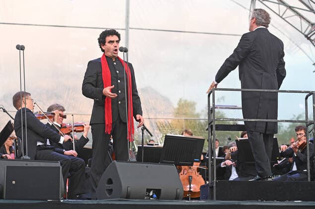 Dress rehearsal for the performance of the star tenor