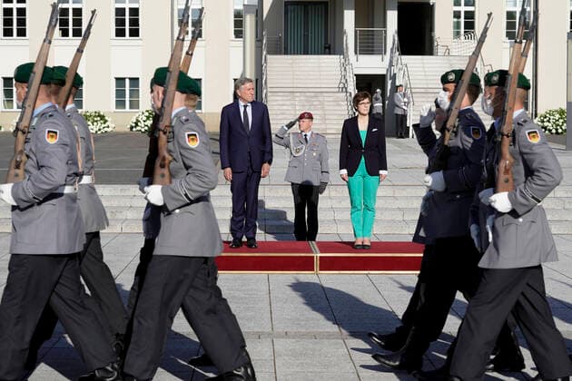 Federal Minister of Defence receives the Minister of Defence of the Grand Duchy of Luxembourg on an official visit News, 05 07 2021, Berlin, Federal Minister of Defence Annegret Kramp Karrenbauer receives with military honours the Minister of Defence of the Grand Duchy of Luxembourg Francois Bausch on an official visit to the Federa
