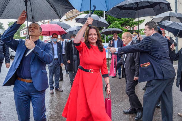 Federal Foreign Minister Heiko Maas and the French Foreign Minister Jean Yves Le Drian visit on Thursday 08 07 2021 together the German-French border town Leidingen in the Saarland In the Neutral Street runs exactly in the middle of the German-French border The two ministers did bub
