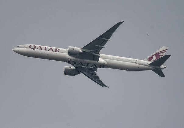 10 07 2021, xjhx, football test match, Eintracht Frankfurt SV Wehen Wiesbaden emspor, v l A Quatar aircraft plane takes off over the stadium Quatar Airline DFL DFB REGULATES PROHIBIT ANY USE OF PHOTOGRAPHS as IMAGE SEQUENCES and or QUASI VIDEO Frankfurt am Main
