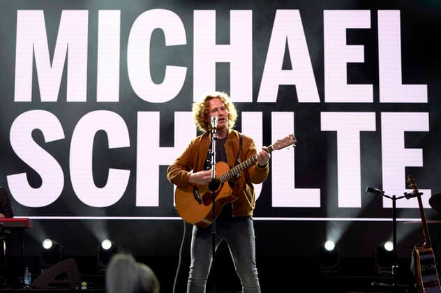 Michael Schulte live as part of the concert series Back on Stage at the Gilde Parkbühne Hannover, 14 07 2021 Foto:xU.xStammx xFuturexImage