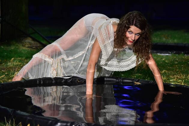 Theater ANU at Tempelhofer Feld Bille Behr, actress with her element water Theater ANU at Tempelhofer Feld WASSERMYTHEN Berlin Premiere 28 July 2021, 9 30 pm Further events until 7 August 2021, Wednesdays to Saturdays, each from 9 30 pm in Berlin on 27 07 2021 Photopress Mueller