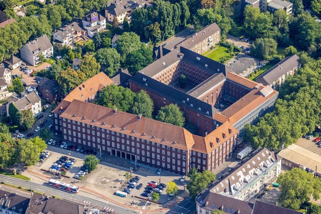 Aerial view, Duisburg Hamborn Local Court and Prison, Obermarxloh, Duisburg, Ruhr Area, North Rhine-Westphalia, Germany ATTENTIONxMINESTHONORARx60xEURO