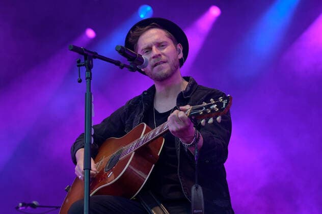 Johannes Oerding Lagerfeuer Acoustics Tour on 31 07 2021 at the open-air ground of the König Pilsener Arena in Oberhausen Johannes Oerding will be on stage on 31 07 2021 at the open-air ground of the König Pilsener Arena in Oberhausen xJFx