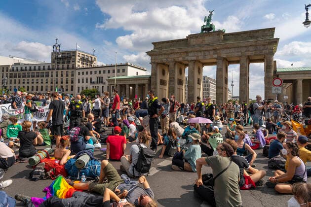 The environmental group Extinction Rebellion and other initiatives have started their protest week against the man-made devastating consequences of the climate crisis on Monday morning at the Brandenburg Gate in Berlin Mitte Photo Volker Hohlfeld Demo for Climate Protection