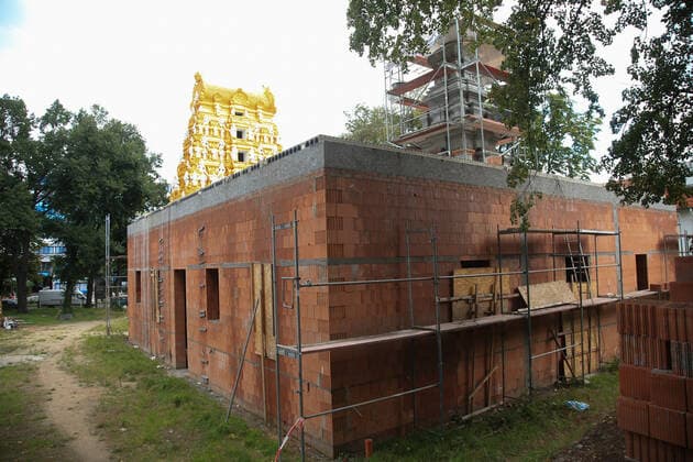 The Sri Ganesha Hindu Temple Berlin is a project of the Sri Ganesha Hindu Tempel e V to build a Hindu temple in Berlin The completion of the temple is scheduled for autumn 2021 , artists govindan, saravanan, vilwanathan The Sri Ganesha Hindu Temple Berlin is