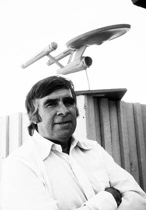 Gene Roddenberry, creator of Star Trek, 1970s. TV Guide Courtesy Everett Collection Ref:PSDGERO NB001 PUBLICATIONXNOTxINxCANxCHNxFRAxITAxJPNxNORxPOLxRUSxESPxUKxUSA Copyright: xx PSDGERO NB001