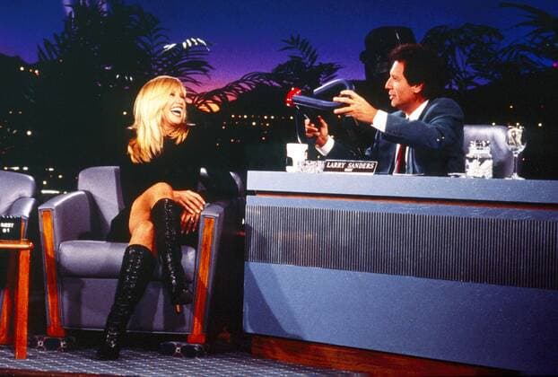 THE LARRY SANDERS SHOW, from left: Suzanne Somers, Garry Shandling, Larry Loses Interest , season 2, ep. 9, aired 7 21 1993, (1992-1998). ph: Bernard Fallon ? HBO Courtesy Everett Collection Ref:TSDLASA HO030 PUBLICATIONXNOTxINxCANxCHNxFRAxITAxJPNxNORxPOLxRUSxESPxUKxUSA Copyright: xx TSDLASA HO030