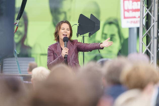 Annalena Baerbock, top candidate and federal chairwoman of BÜNDNIS 90 DIE GRÜNEN Election campaign event on the square of the Kiel sailors in Kiel Schleswig Holstein Annalena Baerbock, top candidate and federal chairwoman of BÜNDNIS 90 DIE GRÜNEN Election campaign event on the square of the Kiel sailors in Kiel Schleswig Holste