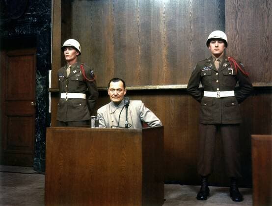 Internationaler Militärgerichtshof IMT 20. November 1945 1. Oktober 1946 Gerichtsgebäude, Saal 600 Justizgebäude, Fürther Str , Schwurgerichtssaal, Saal 600 Der Angeklagte Hermann Göring als Zeuge im Internationalen Kriegsverbrecherprozess Nürnberg Nürnberg Deutschland 1946 Foto Raymond DAddario, US Signal Corps ACHTUNG AUFNAHMEDATUM GESCHÄTZT
