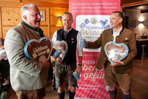 Munich, press conference for the 2 Wirtshauswiesn at the Augustiner am Platzl with the host couple Oliver and Barbara Wendel, f l Christian Schottenhamel, Gregor Lemke and Peter Inselkammer