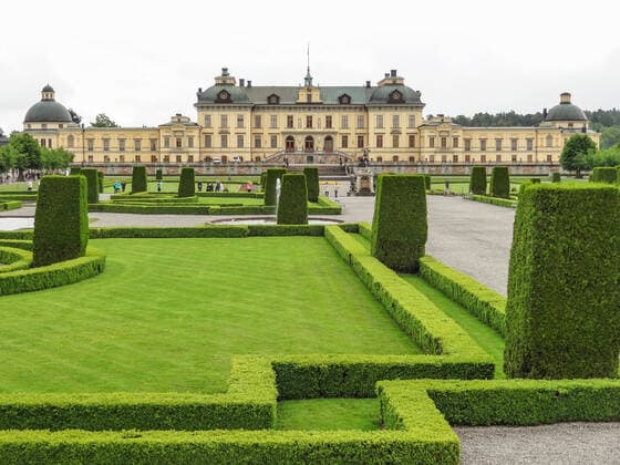 castle park,castle drottningholm,drottningholm palaces n9a-myv