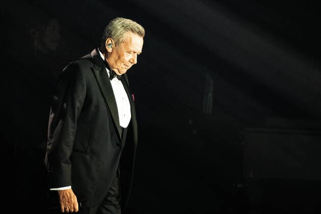 Roland Kaiser Alles oder Dich Die Tournee zum Roland Kaiser in der Stuttgarter Schleyerhalle Roland Kaiser returns to the stage after a longer concert break due to corona Stuttgart Baden Württemberg Germany