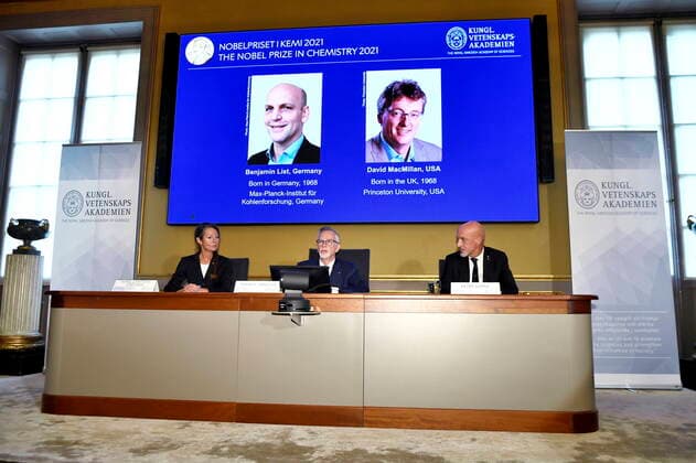 Pernilla Wittung Stafhede, Goran K Hansson, Permanent Secretary of the Royal Swedish Academy of Sciences, Peter Somfai, during a press conference of the Nobel Committee to announce the winners of the 2021 Nobel Prize in Chemistry Benjamin List och David MacMillan on October 6, 2021 at the Swedish Academy of Sciences in Stockholm, Sweden STOCKHOLM SWEDEN xSTFx,  Copyright: xClaudioxBresciani TTx SWEDEN NOBEL PRIZE CHEMISTRY 2021