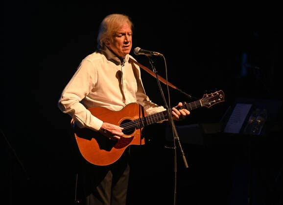 FORT LAUDERDALE FL - OCTOBER 09: Justin Hayward performs at The Broward Center for the Performing Arts on October 9, 2021 in Fort Lauderdale, Florida. Copyright: xmpi04x