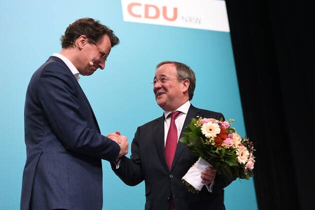 43 State Party Congress of the CDU North Rhine-Westphalia on 23 10 2021 in the Stadthalle in Bielefeld Hendrik Wüst State Chairman CDU North Rhine-Westphalia , left Armin Laschet Minister President North Rhine-Westphalia , right xRx