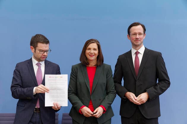 Traffic light wants end of the epidemic situation 2021 10 24, Germany, Berlin Federal Press Conference The parliamentary groups of SPD, Bündnis 90 Die Grünen and the FDP present key points for the order