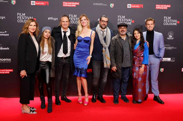 Mirela Stanoiu, Mina Bahrami, Ralf Bauer, Wilma Elles, Mehdi Varvani, Antonio Putignano, Tenzyn Zöchbauer and Maurice Pawlewski at the screening of the feature film Sem Duhl The Return at the 31 Film Festival Cologne 2021 at Filmpalast Cologne Cologne, 26 10 2021 Foto:xC.xHardtx xFuturexImage