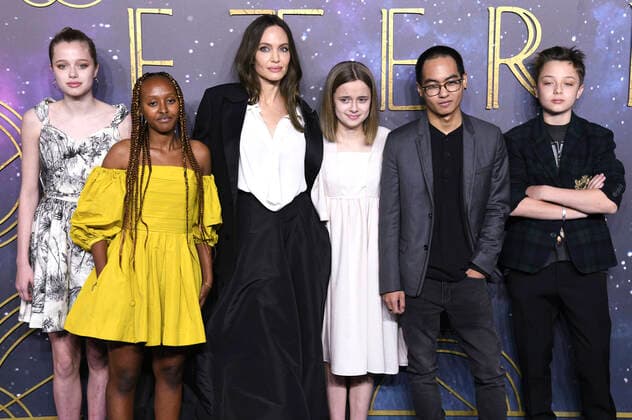 Angelina Jolie with children Shiloh Jolie Pitt, Zahara Jolie Pitt, Vivienne Jolie Pitt, Maddox Jolie Pitt and Knox Jolie Pitt at the premiere of the feature film Eternals at BFI IMAX London, 27 10 2021 Foto:xS.xVasx xFuturexImage