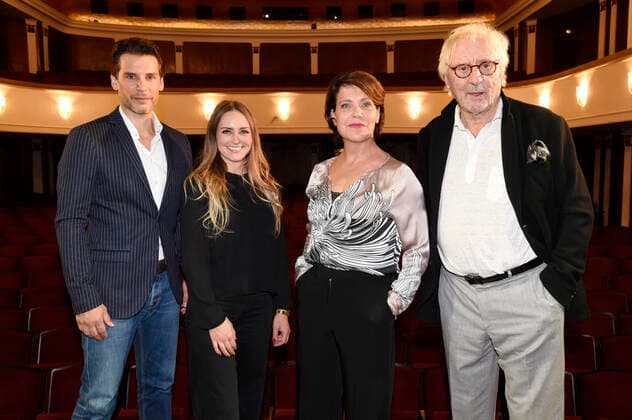 Florian Odendahl, Daria Trenkwalder, Janina Hartwig and Günther Maria Halmer at the premiere of the play Vier Stern Stunden at the Komödie im Bayerischen Hof Munich, 27 10 2021 Foto:xS.xAdamx xFuturexImage
