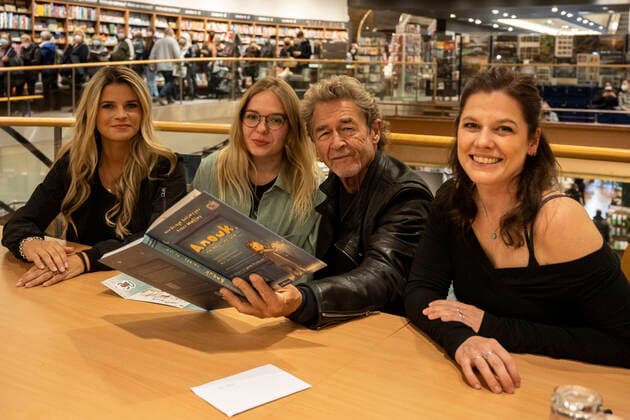 Married couple Maffay signs childrens book Anouk The fan of the first hour of birth was allowed to sit down right at the beginning of the autograph and signing session between musician and author Peter Maffay and his wife Hendrikje Balsmeyer The childrens boo