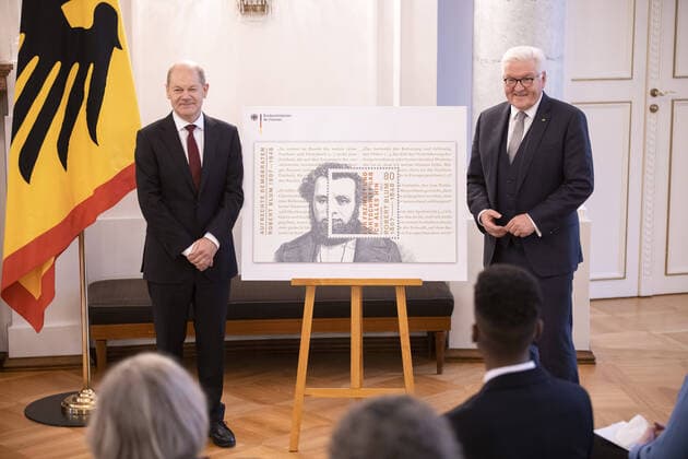 Presentation of the Robert Blum stamp by German President Frank Walter Steinmeier and German Finance Minister Olaf Scholz, SPD Berlin, 02 11 2021 Berlin Germany Copyright: xThomasxImo photothek.netx