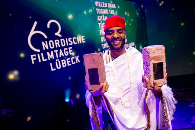 NDR Film Award winner and director of the film The Gravediggers Wife Khadar Ayderus Film Award Night of the Nordic Film Days Lübeck, 06 11 21 Lübeck Schleswig Holstein Germany Copyright: xAgentur54Gradx xFelixxKoenigx