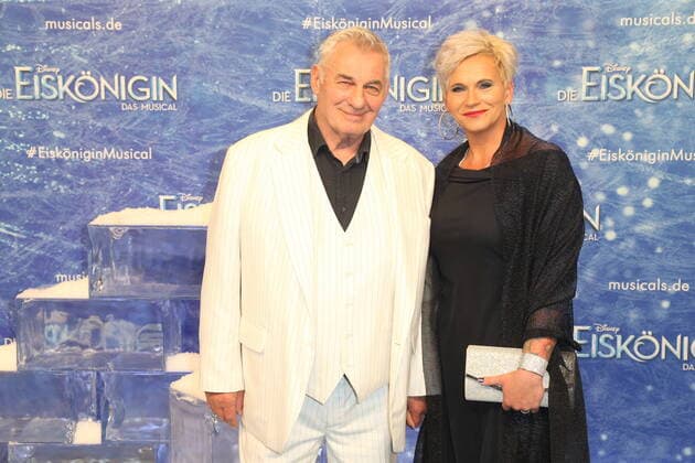 Musical premiere Hamburg Heinz and Annika Hoenig Premiere of the Disney musical The Ice Queen at the Stage Theater an der Elbe, Hamburg 8 11 2021