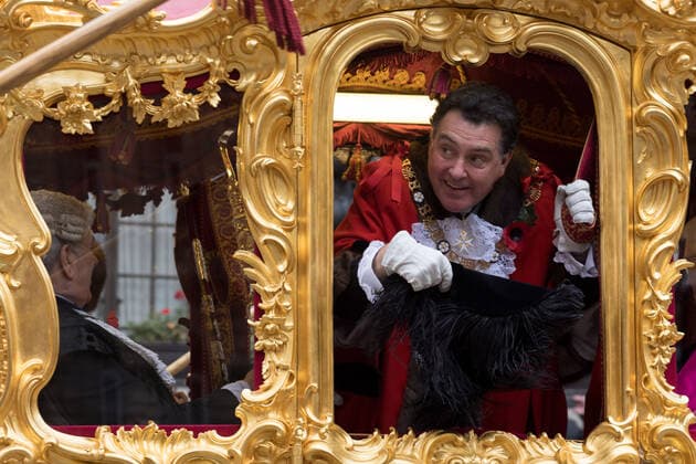 November 13, 2021, London, United Kingdom: Mayor of CIty of London Alderman Vincent Keaveny, seen looking out of his golden carriage during the parade..The Lord Mayor s Show dates back to the early 13th century, when King John rashly allowed the City of London to appoint its own Mayor. Every year, the newly-elected Mayor tours the city in a golden carriage to swear loyalty to the Crown. This year, Alderman Vincent Keaveny was elected as the 693rd Lord Mayor of the City of London. The parade begins at Mansion House. London United Kingdom - ZUMAs197 20211113_zaa_s197_075 Copyright: xBelindaxJiaox
